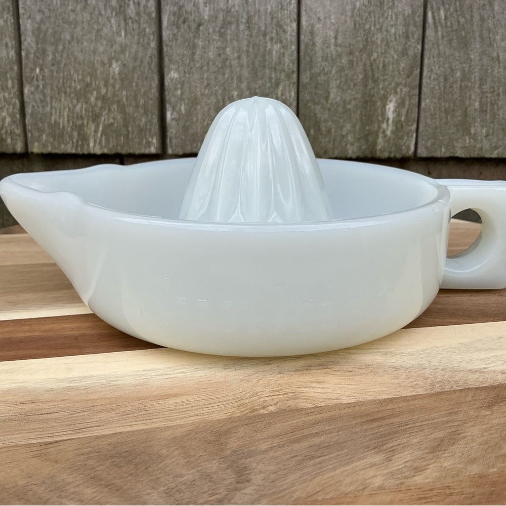 Vintage Sunkist Milk Glass Reamer - Juicer - Picture 7 of 11